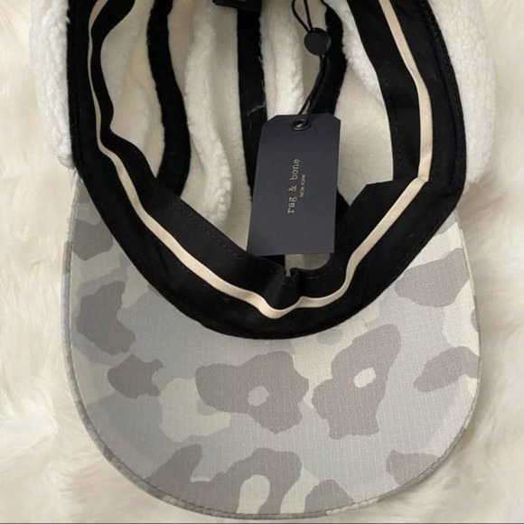 (50% OFF) NWT RAG & BONE Pilot Cap Grey Leopard Lined in Sherpa S/M MSRP $225 main image 5